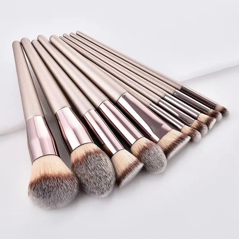 10-Piece Champagne Makeup Brus - Luxury Skincare Set recensione e prezzo