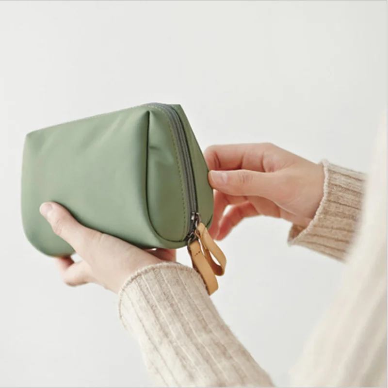 New Simple Women Cosmetic Bag  - Luxury Skincare Set recensione e prezzo
