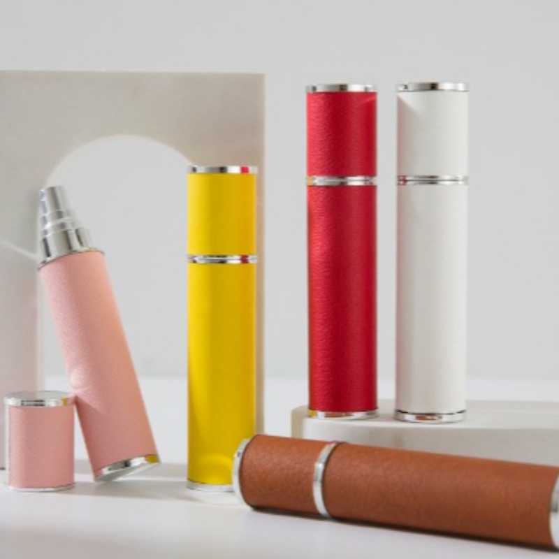 Luxury Leather Wrapped 10ml Gl - Luxury Skincare Set recensione e prezzo